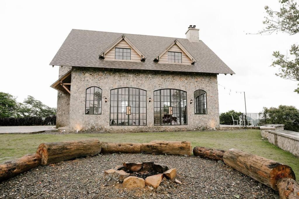 The Old Country Stone House Villa Cebu Eksteriør bilde